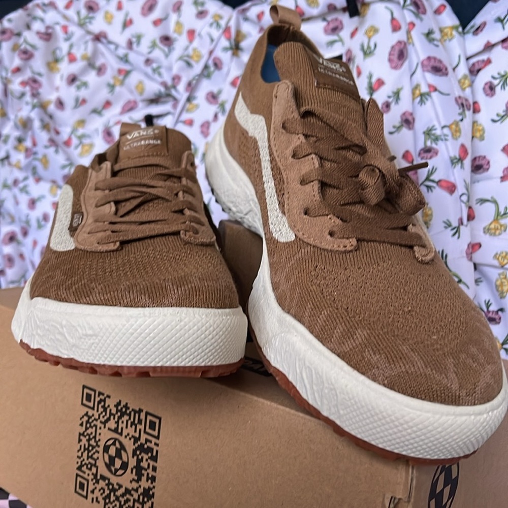 Vans Men’s Ultrarange Vr3
Chipmunk
VN0A4BXBGWT
Sneakers - Picture 7 of 16